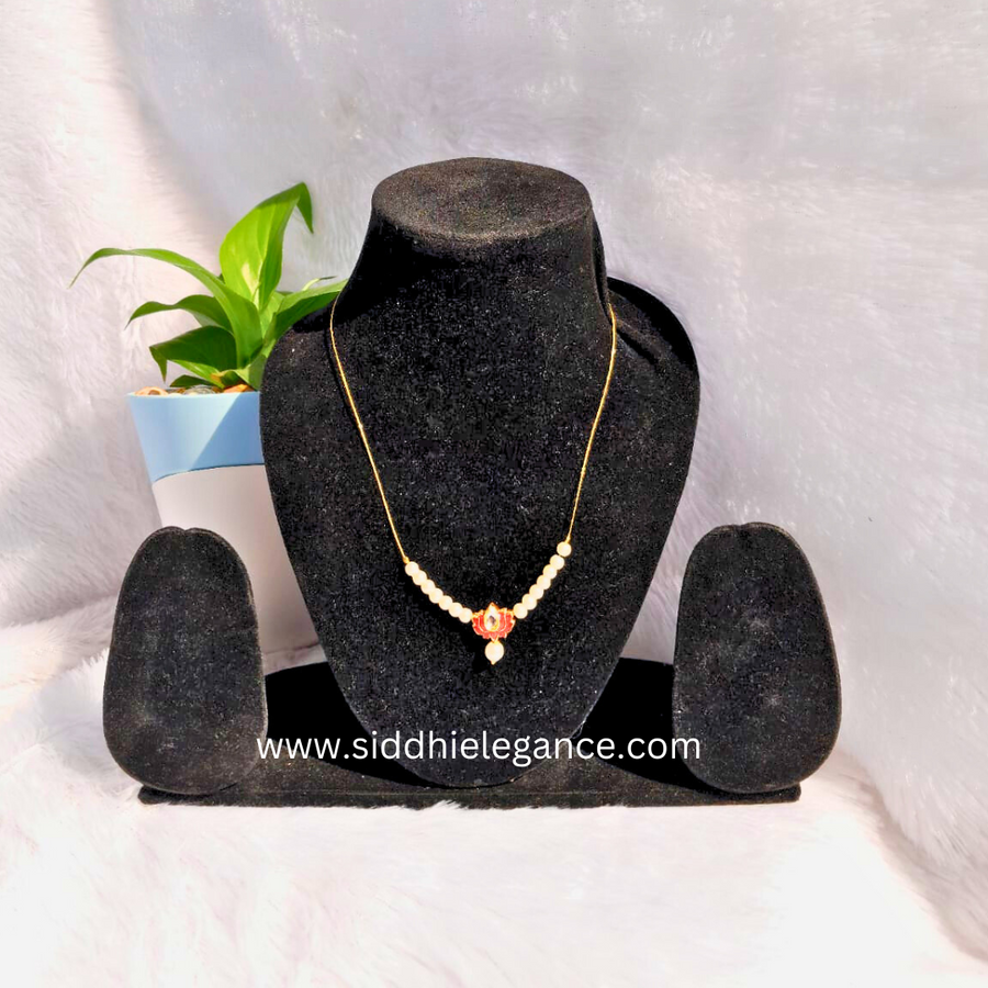 Red lotus invisible necklace
