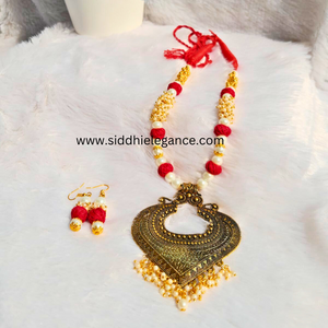 Red cotton bead pendant necklace